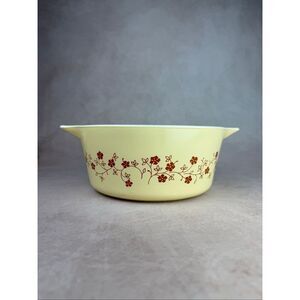 Vintage Pyrex Trailing Flowers 475-B Light Yellow Casserole Dish 2 1/2 QT